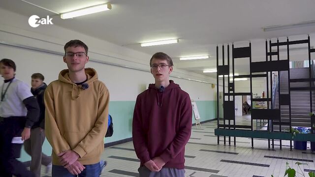 S kamerou za školou